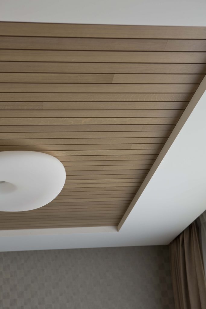 Medinės ąžuolinės deko lubos.