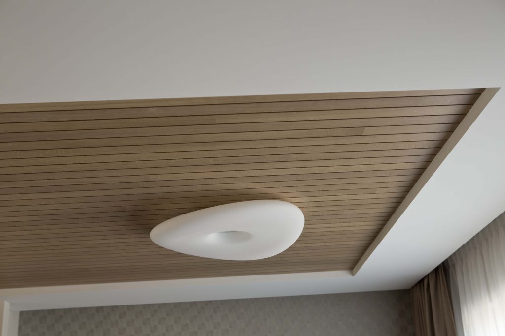 Medinės ąžuolinės deko lubos.