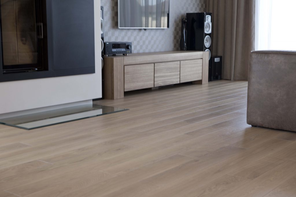 Medinės ąžuolinės grindys: spalva Kriaušė 3418.