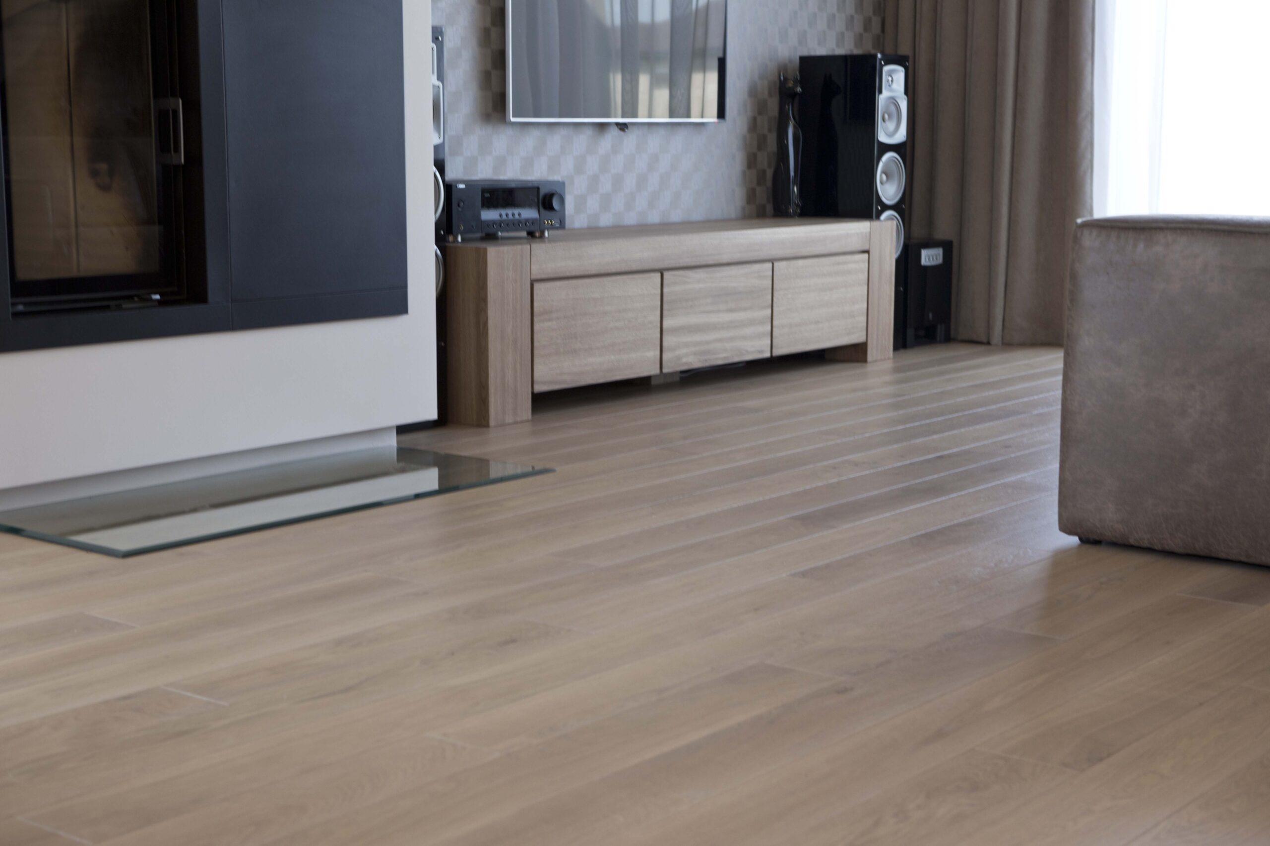 Medinės ąžuolinės grindys: spalva Kriaušė 3418.