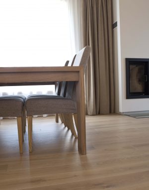 Medinės ąžuolinės grindys: spalva Kriaušė 3418.