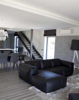 Medinės grindys: ąžuolinės, spalva Skaidriai balta Q-3409.