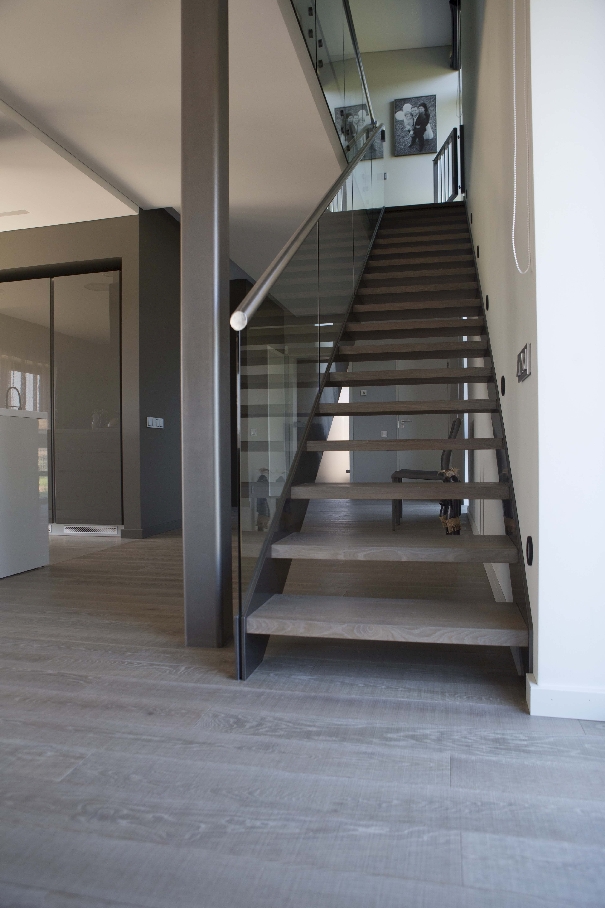 Medinės grindys: ąžuolinės, spalva Skaidriai balta Q-3409.