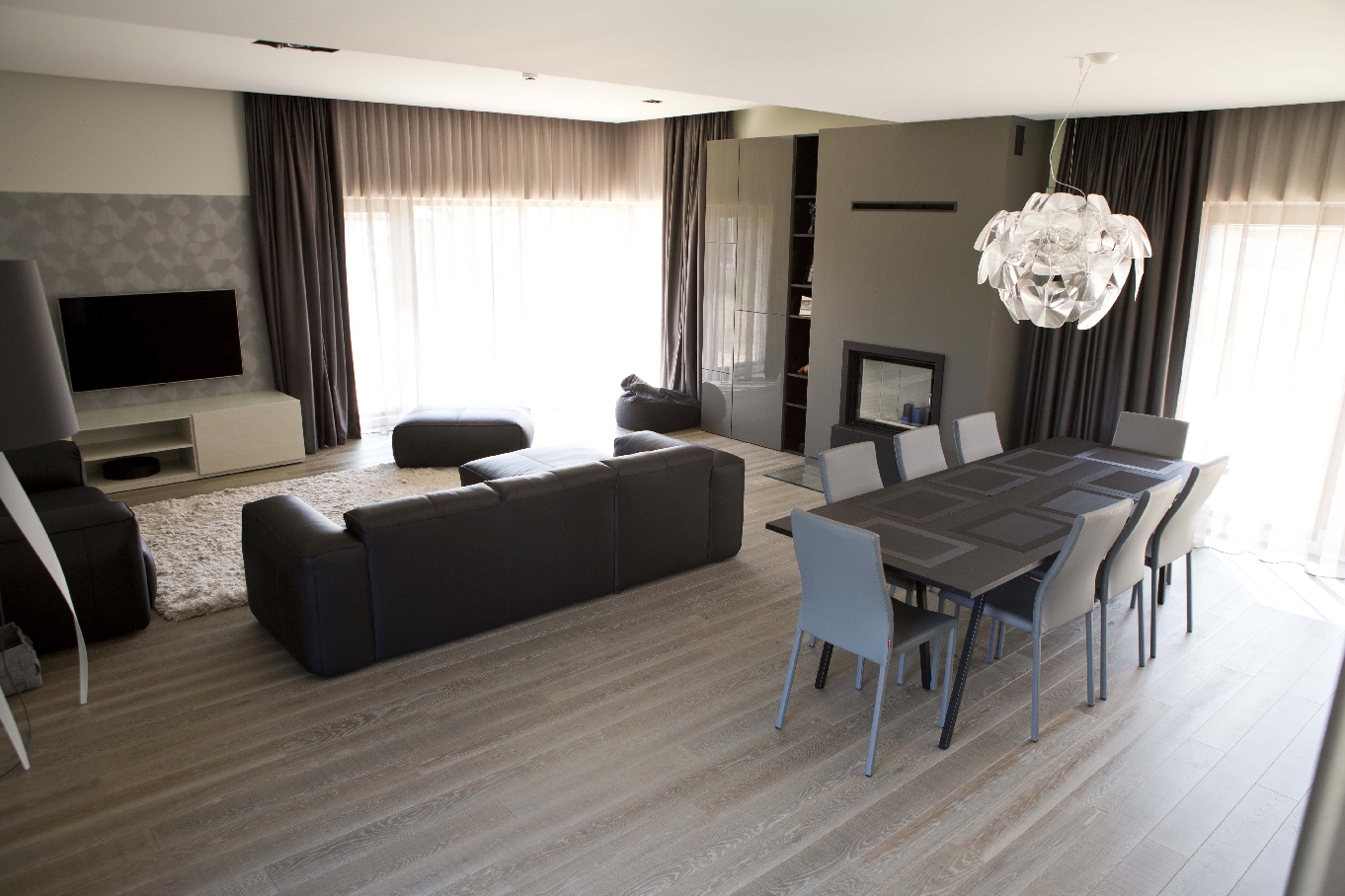 Medinės grindys: ąžuolinės, spalva Skaidriai balta Q-3409.