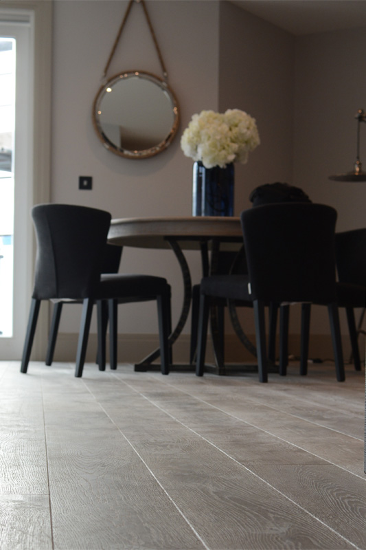 medines grindys skaidriai balta Medzio stilius