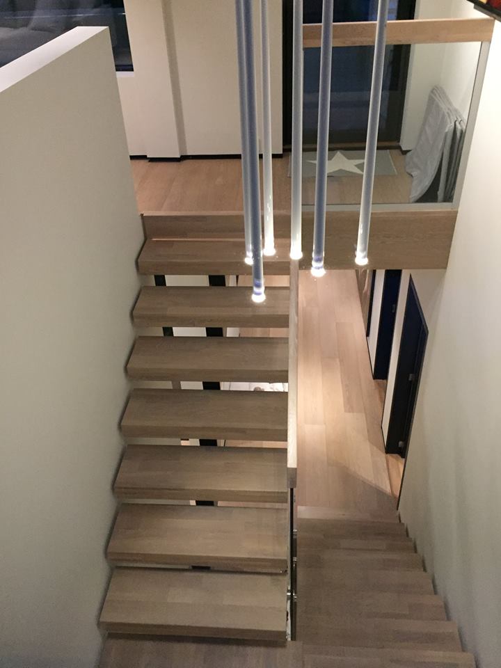 mediniai ąžuoliniai laiptai U forma Skaidriai balta 3409 Medžio stilius