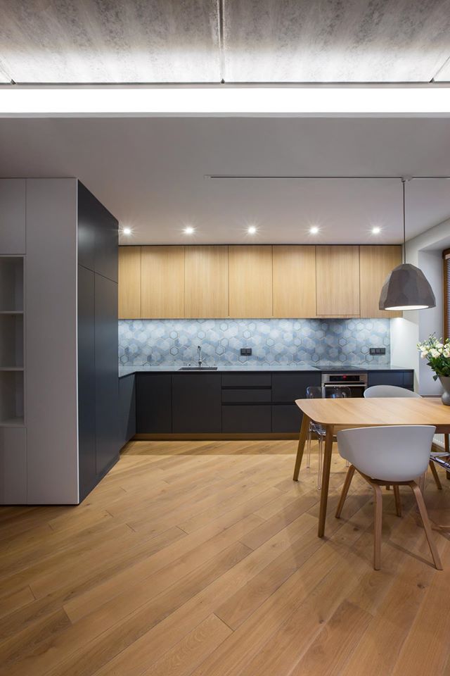 Medinės ąžuolinės grindys, medinė deko siena: Skaidriai balta 3409 Medžio stilius