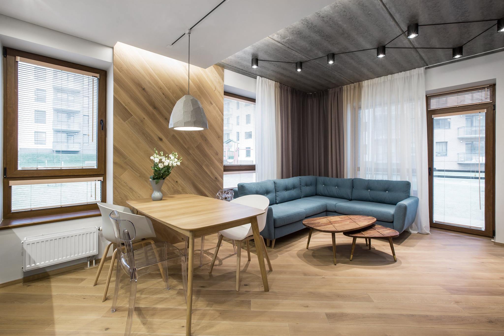 Medinės ąžuolinės grindys, medinė deko siena: Skaidriai balta 3409 Medžio stilius