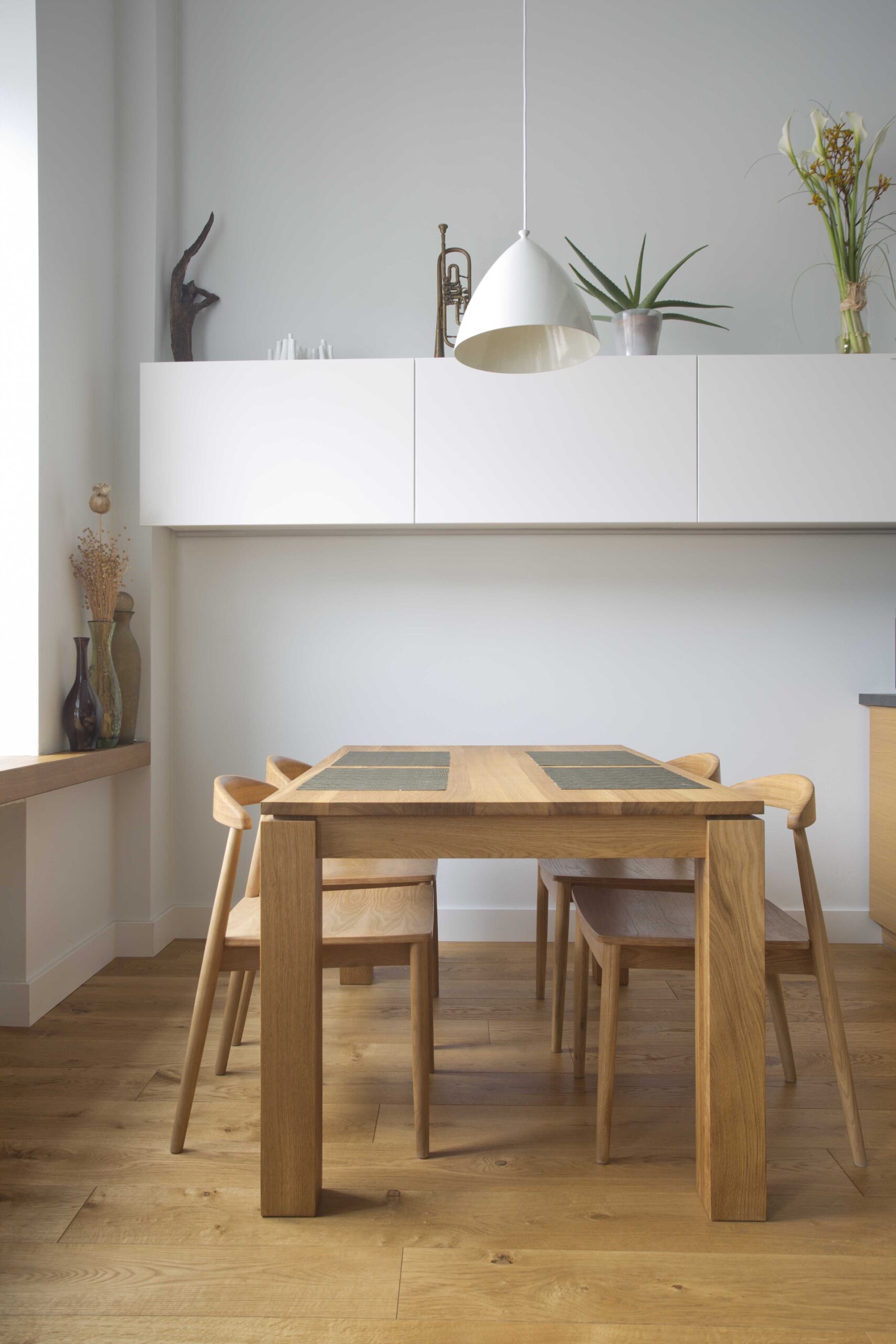 Medinės ąžuolinės grindys Bespalvė alyva 3305 Medžio stilius