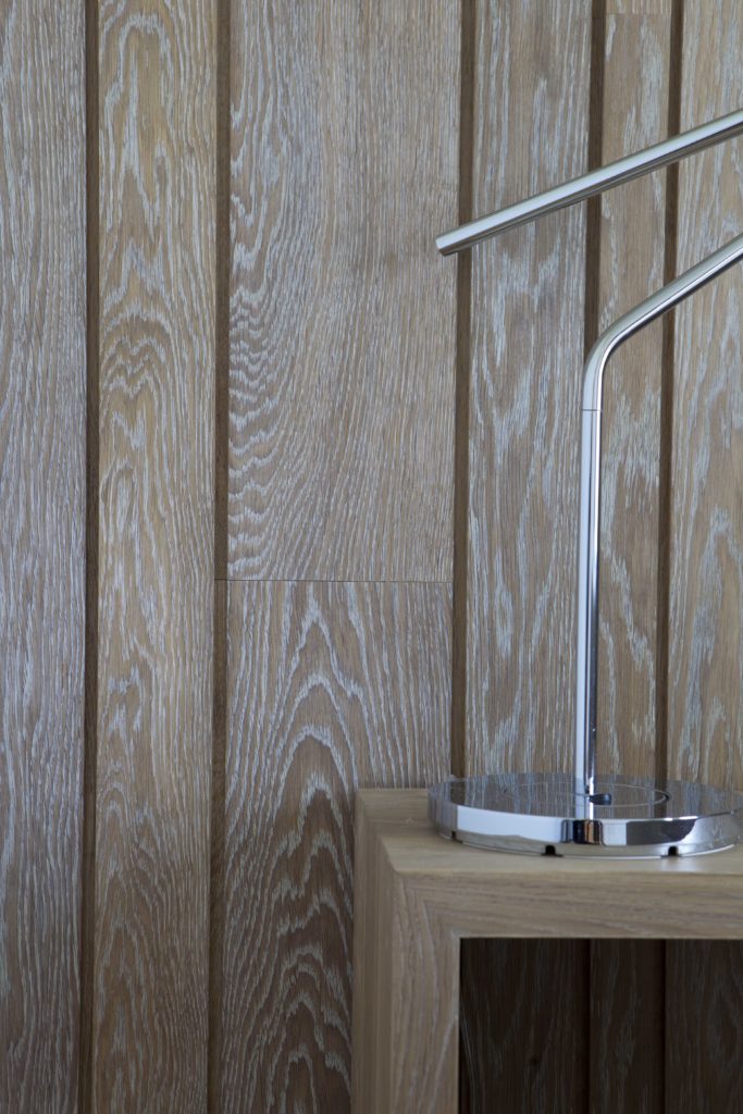 Medinė ąžuolinė deko siena: skaidriai balta, Q-3409.