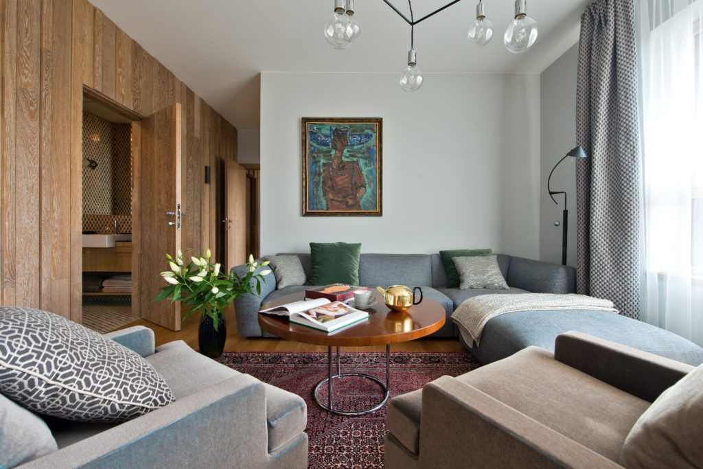 Medinė ąžuolinė Deko siena.