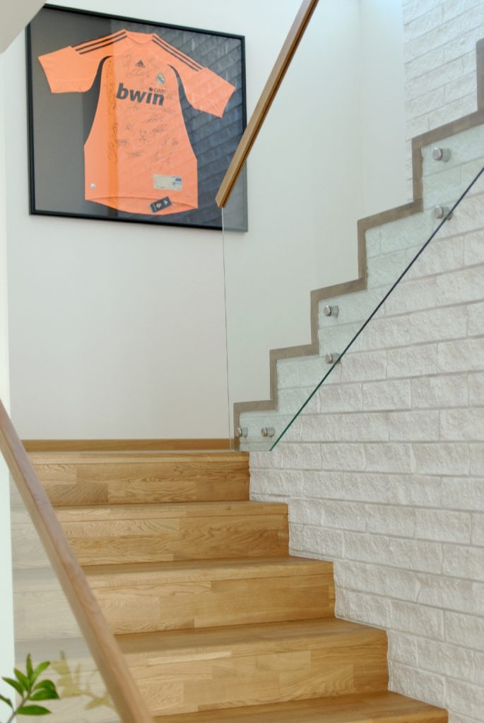 Mediniai laiptai U forma Bespalvė alyva 3305 Medžio stilius