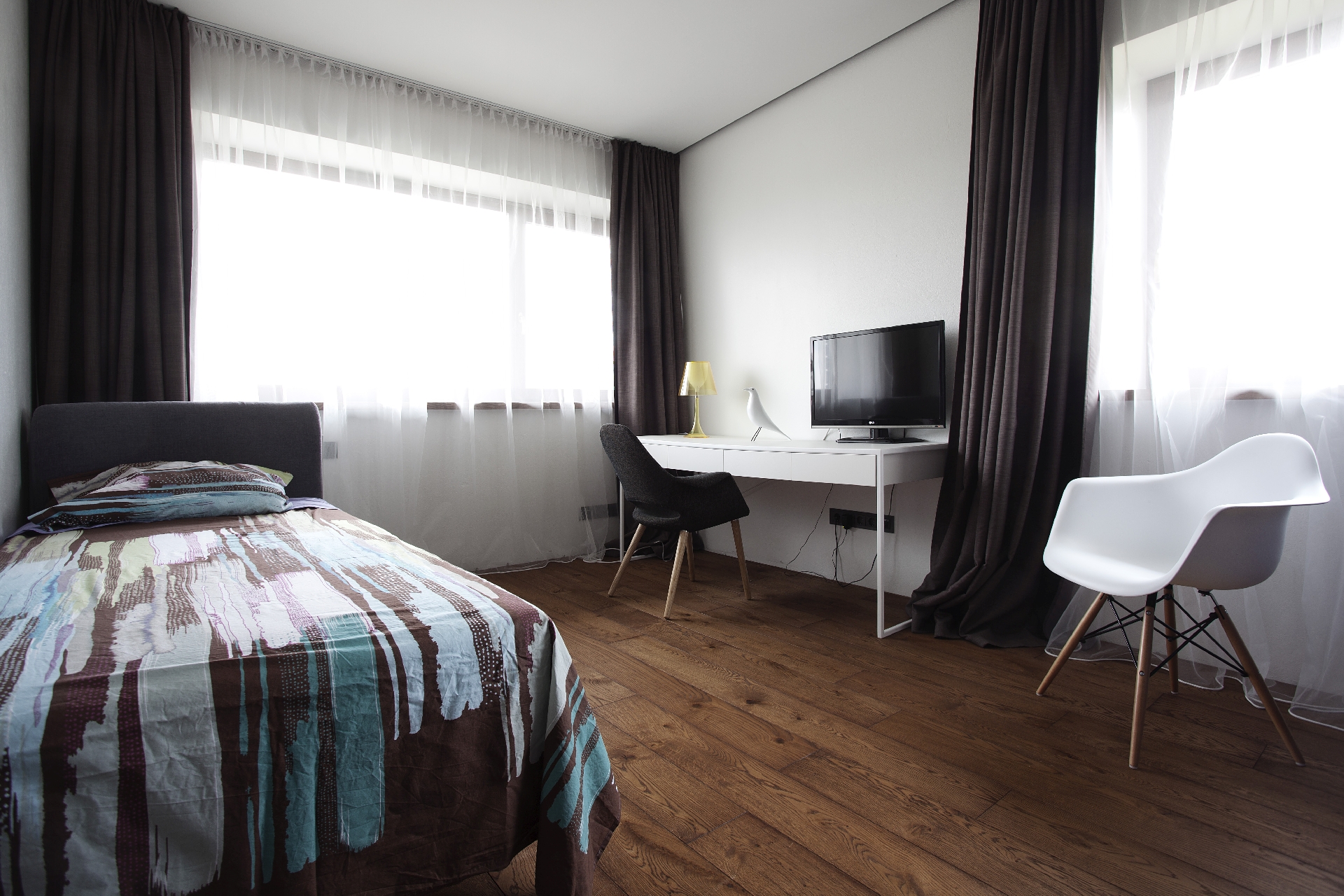 Medinės grindys iš ąžuolo: spalva Riešutas 3481.