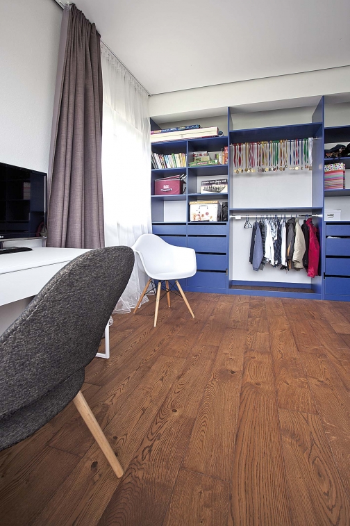 Medinės grindys iš ąžuolo: spalva Riešutas 3481.