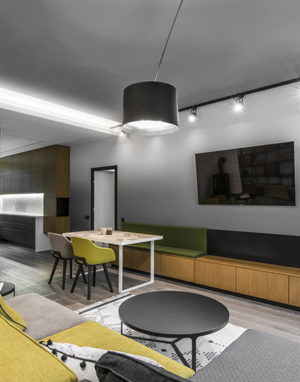 Mediniai laiptai L forma Skaidriai balta Q-3409 Medžio stilius