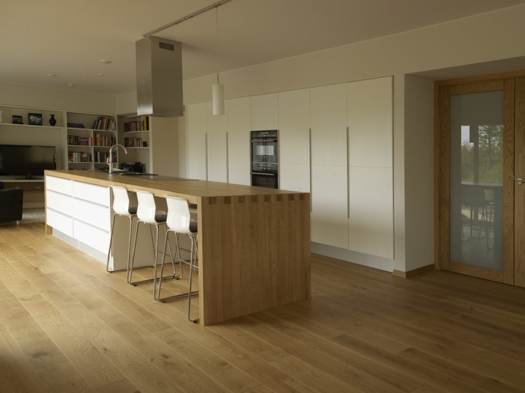 Medinės ąžuolinės durys D1F1S D1F alyvuotos Bespalvė alyva Medžio stilius deko siena