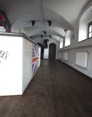 Medinės grindys iš ąžuolo: spalva Juodmedis 3490.