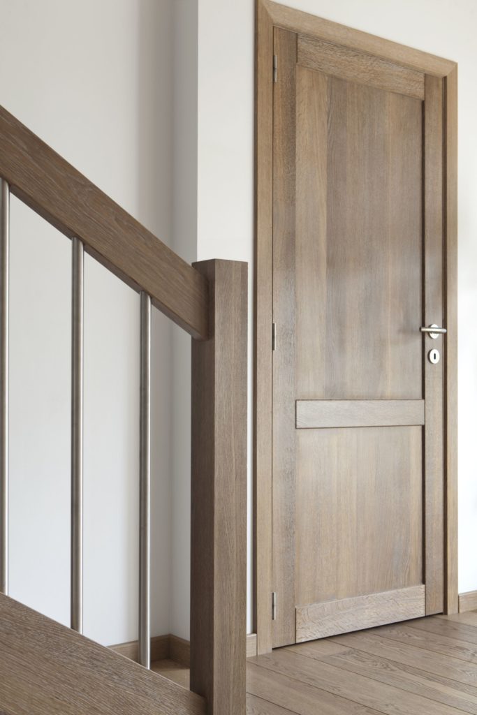 Medinės ąžuolinės durys: modelis D2F ir D1S, spalva Pilka 3417.