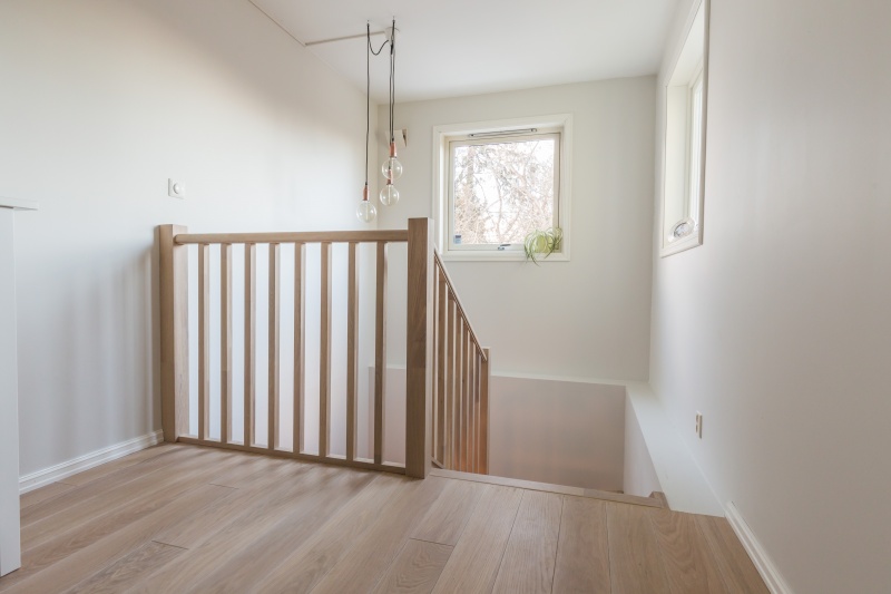 Mediniai ąžuoliniai laiptai: U forma, Balta 3408 Medžio stilius