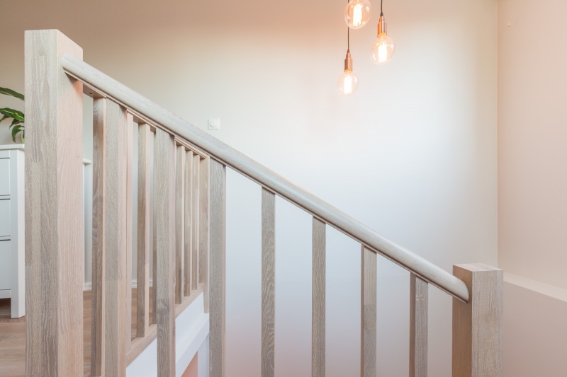 Mediniai ąžuoliniai laiptai: U forma, Balta 3408 Medžio stilius