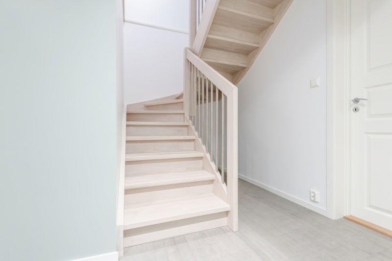 Mediniai ąžuoliniai laiptai: spalva Nordic N-3408 Medžio stilius