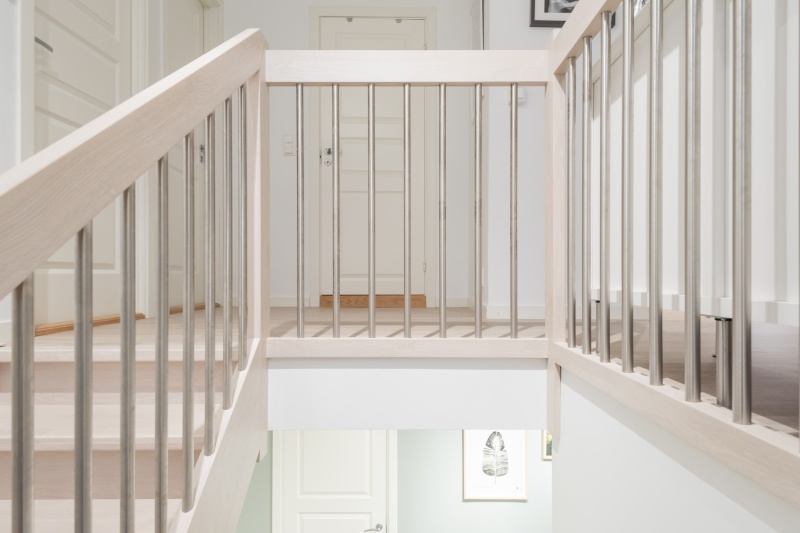 Mediniai ąžuoliniai laiptai: spalva Nordic N-3408 Medžio stilius