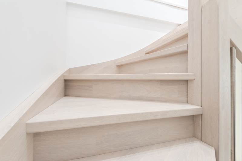 Mediniai ąžuoliniai laiptai: spalva Nordic N-3408 Medžio stilius