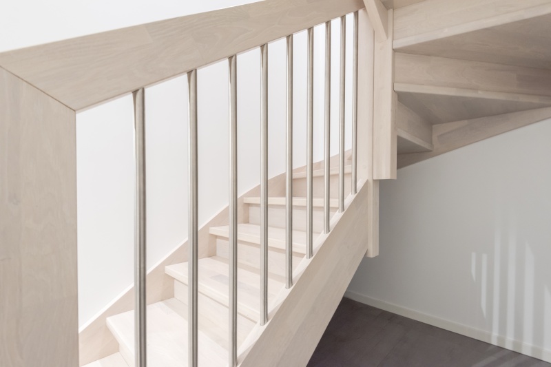 Mediniai ąžuoliniai laiptai: spalva Nordic N-3408 Medžio stilius