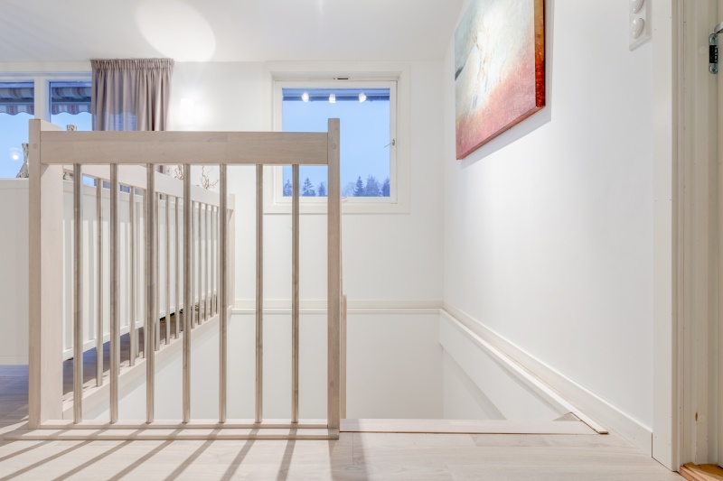 Mediniai ąžuoliniai laiptai: spalva Nordic N-3408 Medžio stilius