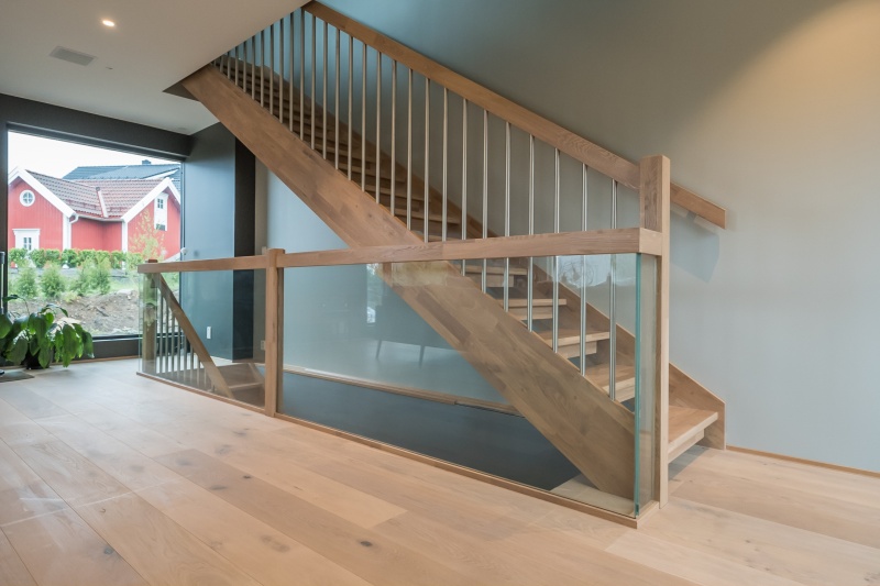 Mediniai laiptai: I forma, spalva Kriaušė 3418.