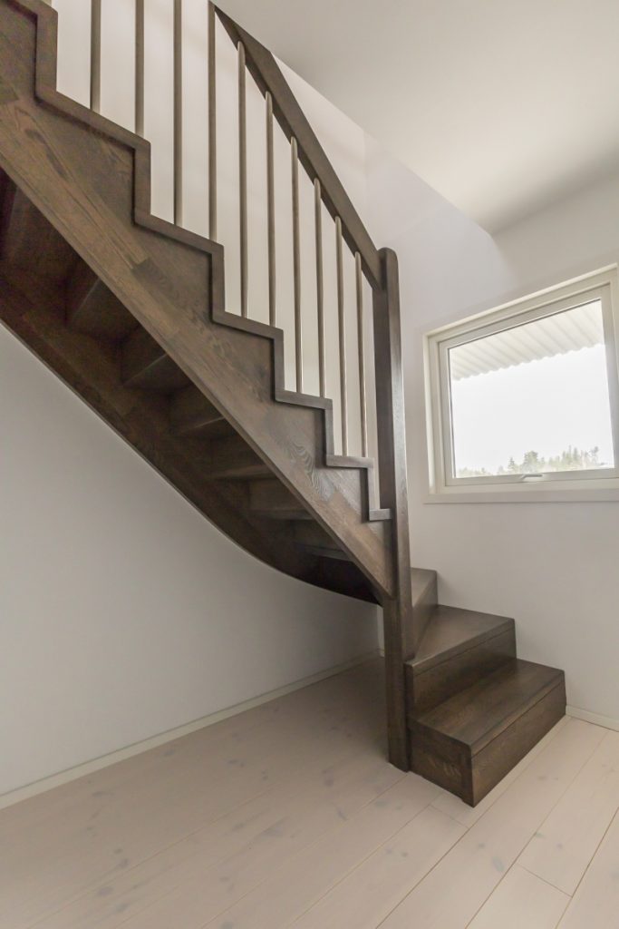 Mediniai ąžuoliniai laiptai: C forma, Juodmedis 3490.