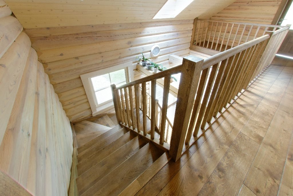 Mediniai ąžuoliniai masyvo laiptai: Juodmedis 3490 Medžio stilius