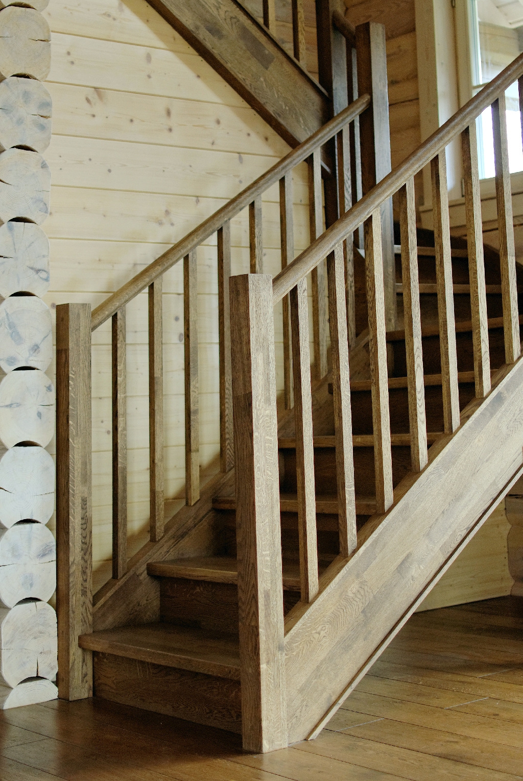 Mediniai ąžuoliniai masyvo laiptai: Juodmedis 3490 Medžio stilius