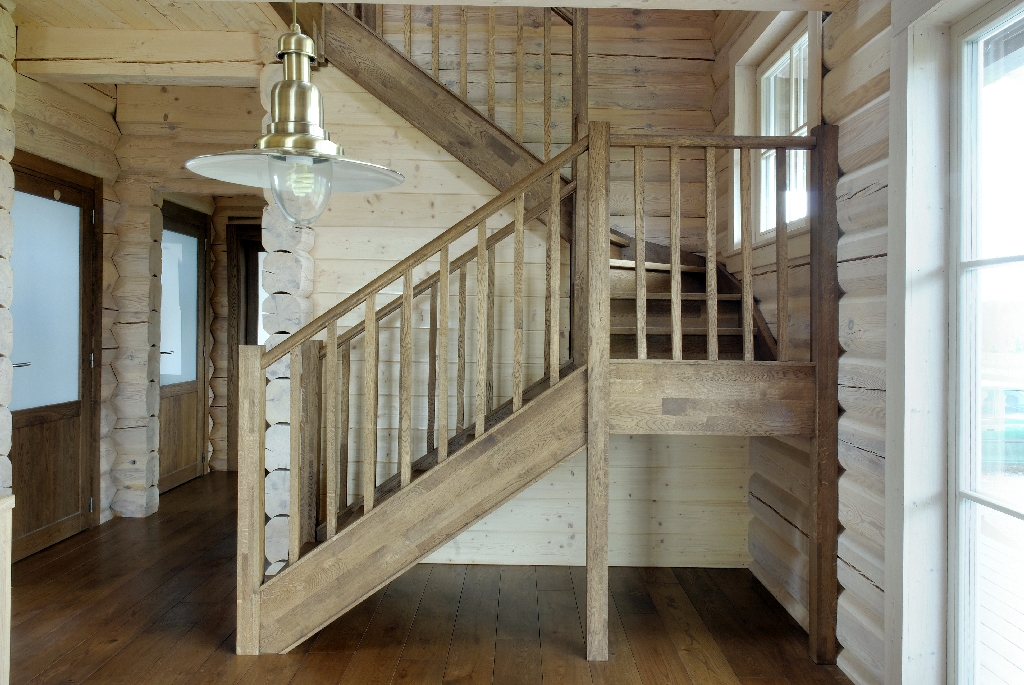 Mediniai ąžuoliniai masyvo laiptai: Juodmedis 3490 Medžio stilius