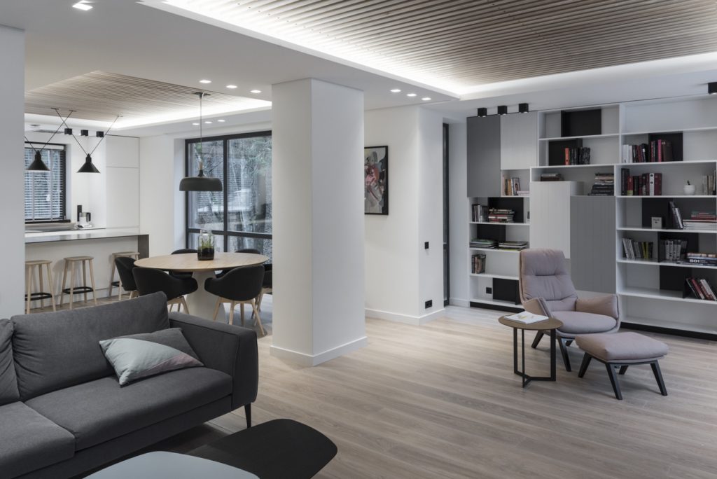 Medinės grindys mediniai laiptai U forma Balta 3408 Medžio stilius