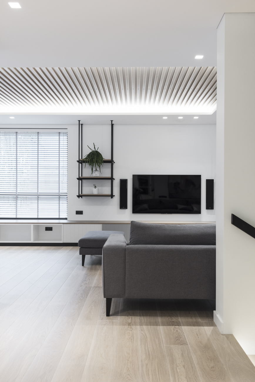 Medinės grindys mediniai laiptai U forma Balta 3408 Medžio stilius