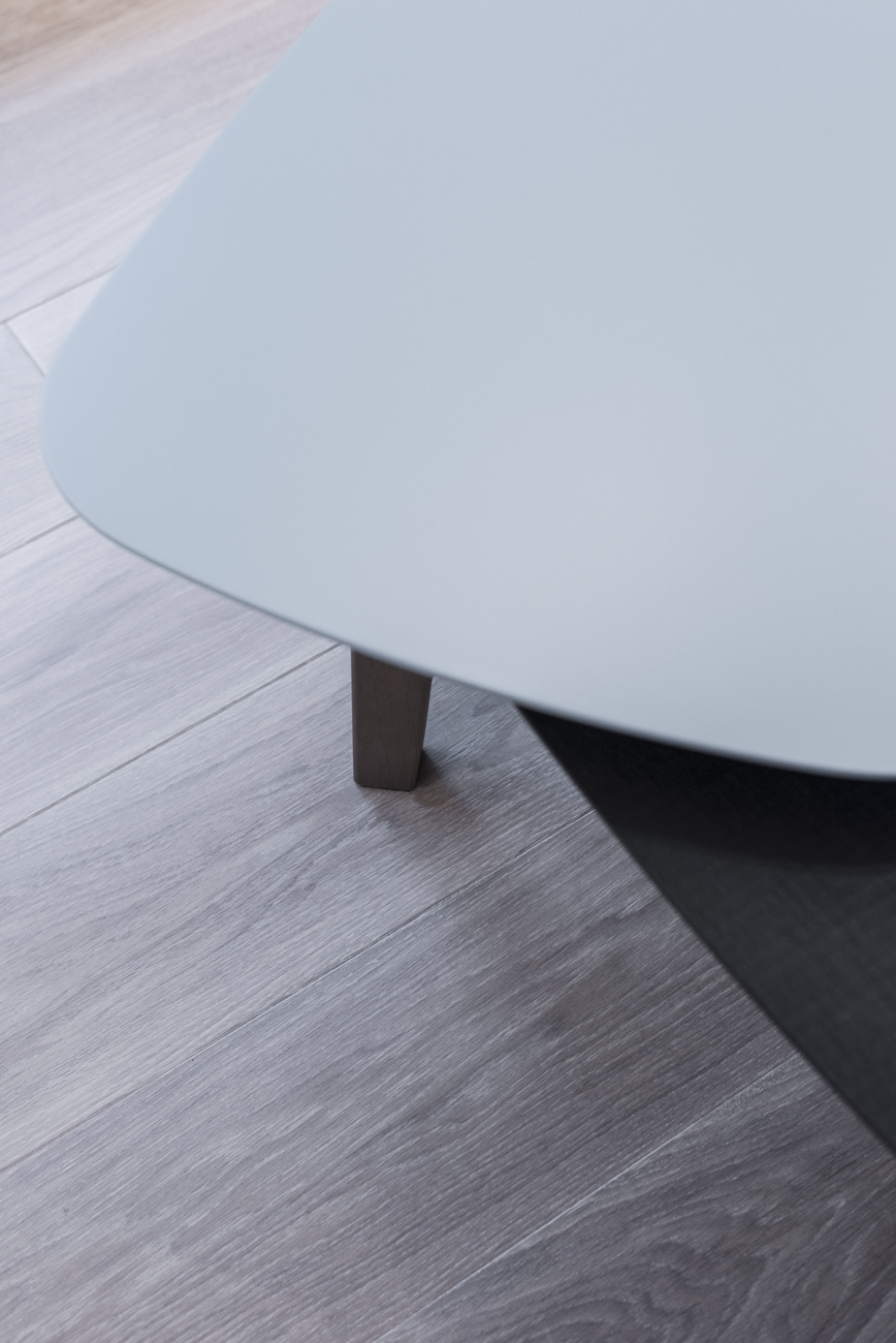 Medinės grindys mediniai laiptai U forma Balta 3408 Medžio stilius