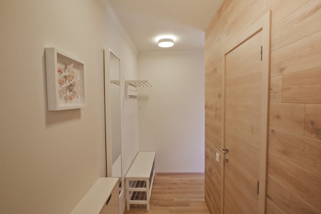 Medinė ąžuolinė deko siena: spalva Skaidriai balta 3409.