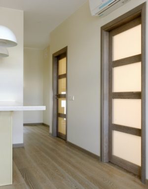 Medinės ąžuolinės durys D4F4S 3481 riešutas Medžio stilius