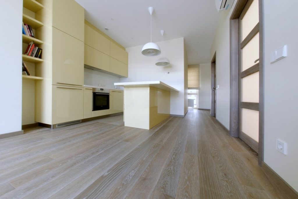 Medinės ąžuolinės durys D4F4S 3481 riešutas Medžio stilius