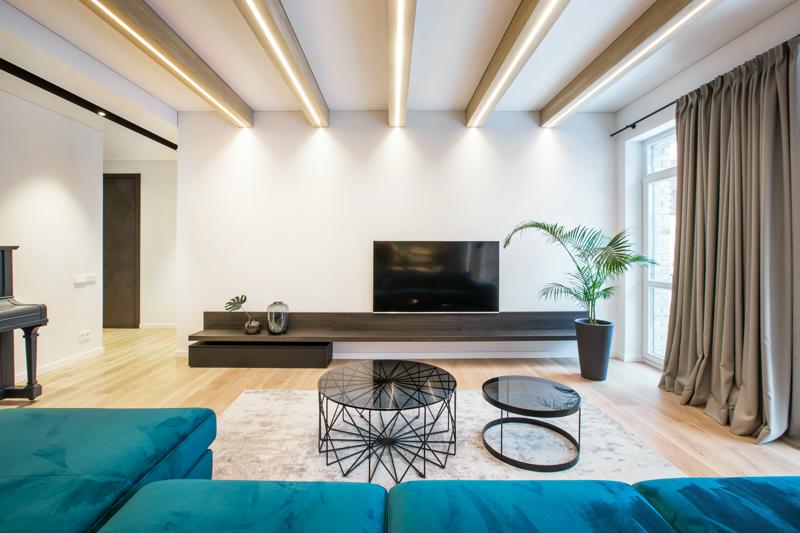 Medinės ąžuolinės grindys: Skaidriai balta 3409.