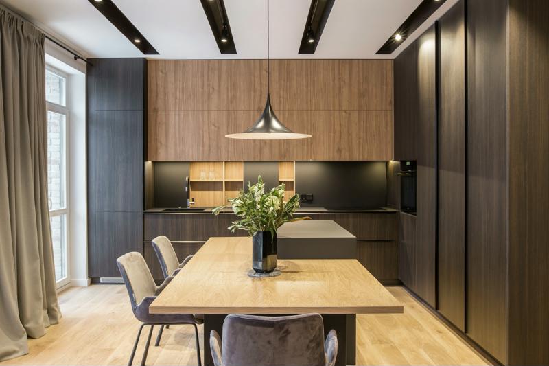 Medinės ąžuolinės grindys: Skaidriai balta 3409.