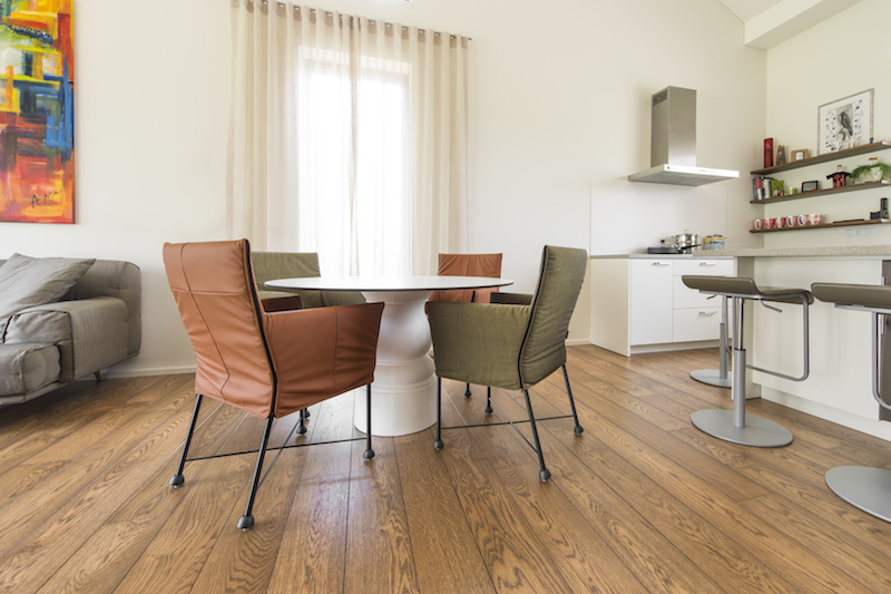 Medinės grindys: ąžuolinės, spalva Riešutas 3481.