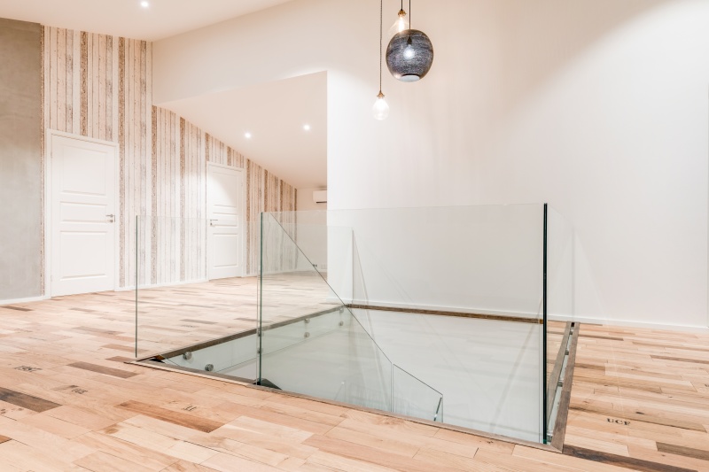 Mediniai ąžuoliniai laiptai: U forma, Juodmedis 3490 Medžio stilius