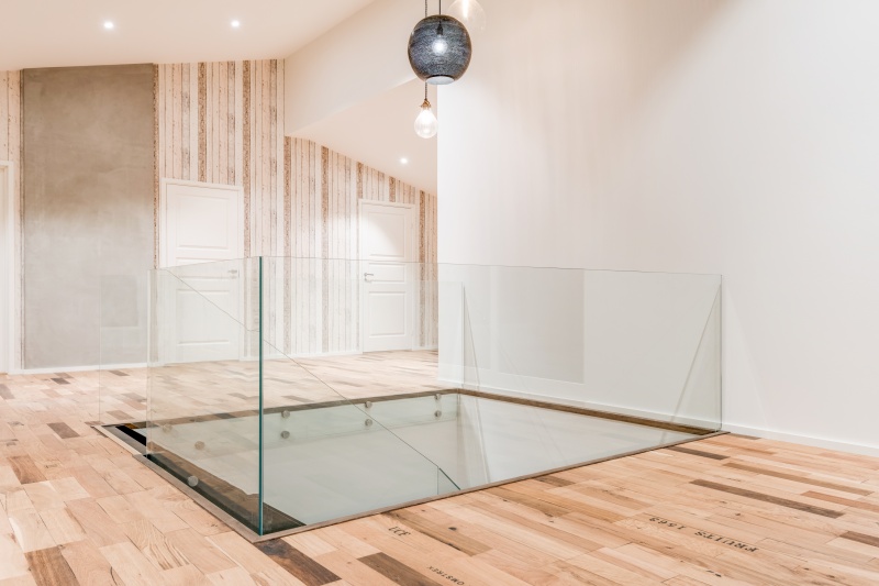 Mediniai ąžuoliniai laiptai: U forma, Juodmedis 3490 Medžio stilius