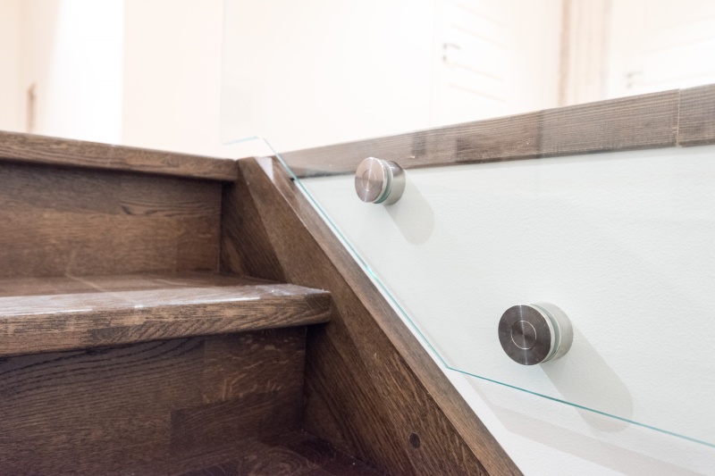 Mediniai ąžuoliniai laiptai: U forma, Juodmedis 3490 Medžio stilius