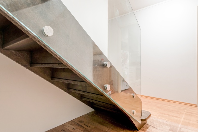 Mediniai ąžuoliniai laiptai: U forma, Juodmedis 3490 Medžio stilius