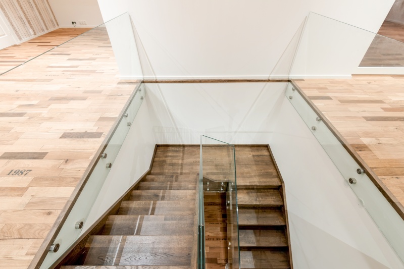 Mediniai ąžuoliniai laiptai: U forma, Juodmedis 3490 Medžio stilius