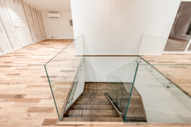 Mediniai ąžuoliniai laiptai: U forma, Juodmedis 3490 Medžio stilius