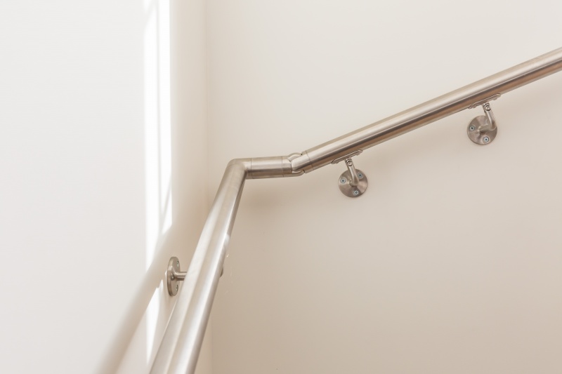 Mediniai ąžuoliniai laiptai: L forma, Balta 3408 Medžio stilius